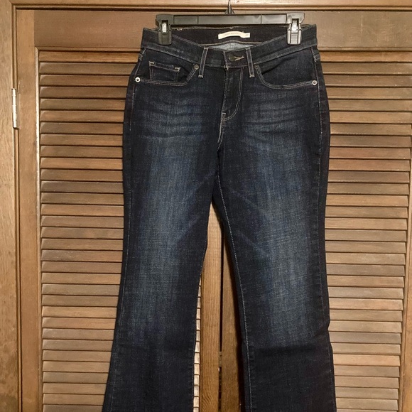 Levi’s Curvy Bootcut Size 4/27 Dark Wash Jeans - Picture 5 of 9